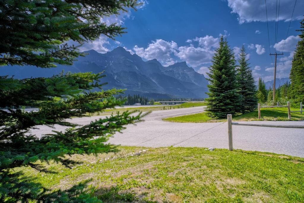 5 Mins To Banff - Cozy Townhome 2Br&2Bath - Banff Pass Included Canmore Dış mekan fotoğraf
