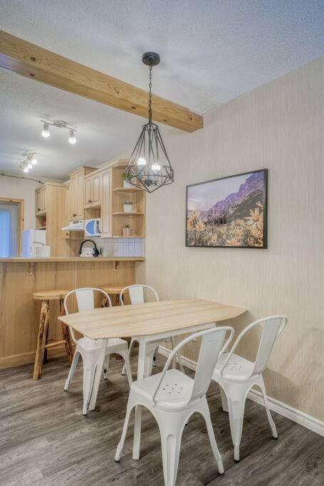 5 Mins To Banff - Cozy Townhome 2Br&2Bath - Banff Pass Included Canmore Dış mekan fotoğraf