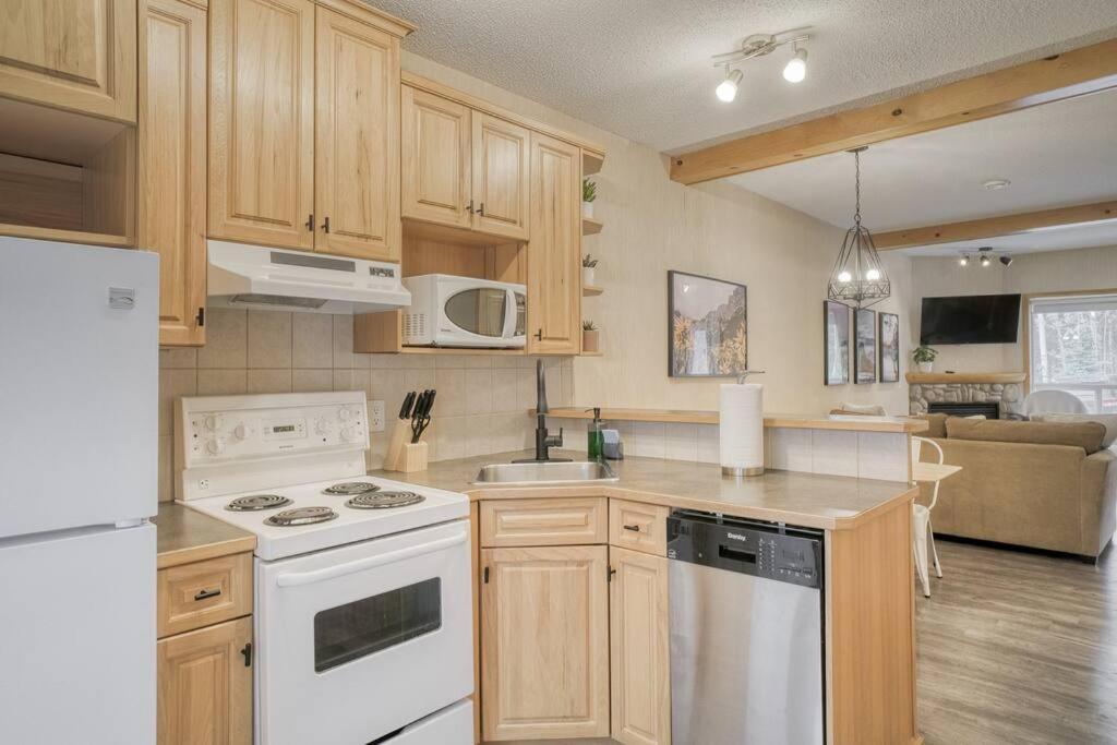 5 Mins To Banff - Cozy Townhome 2Br&2Bath - Banff Pass Included Canmore Dış mekan fotoğraf