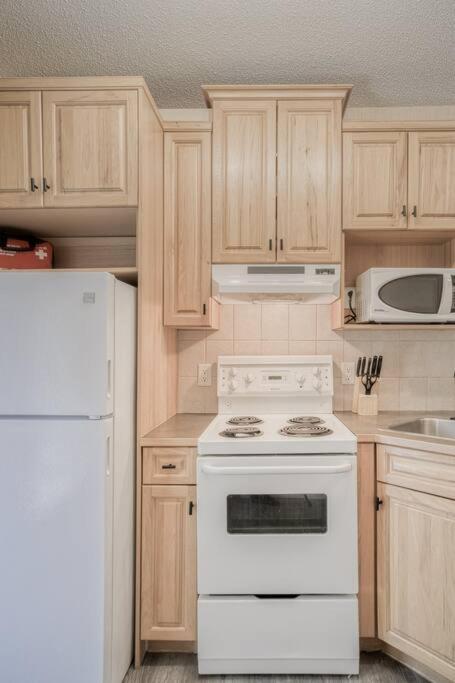 5 Mins To Banff - Cozy Townhome 2Br&2Bath - Banff Pass Included Canmore Dış mekan fotoğraf