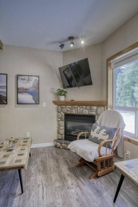 5 Mins To Banff - Cozy Townhome 2Br&2Bath - Banff Pass Included Canmore Dış mekan fotoğraf