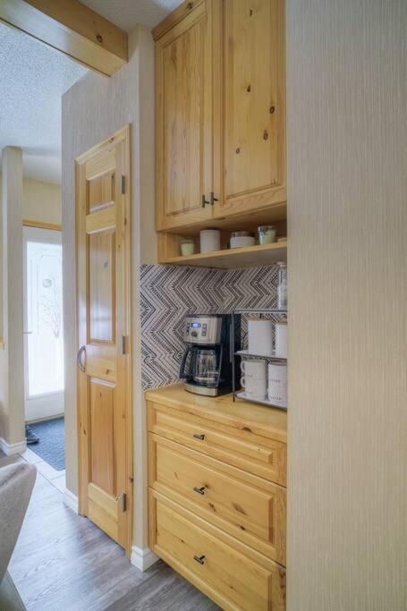 5 Mins To Banff - Cozy Townhome 2Br&2Bath - Banff Pass Included Canmore Dış mekan fotoğraf