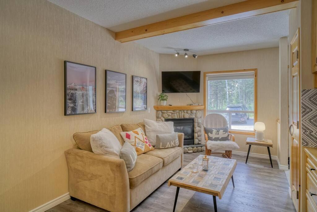 5 Mins To Banff - Cozy Townhome 2Br&2Bath - Banff Pass Included Canmore Dış mekan fotoğraf
